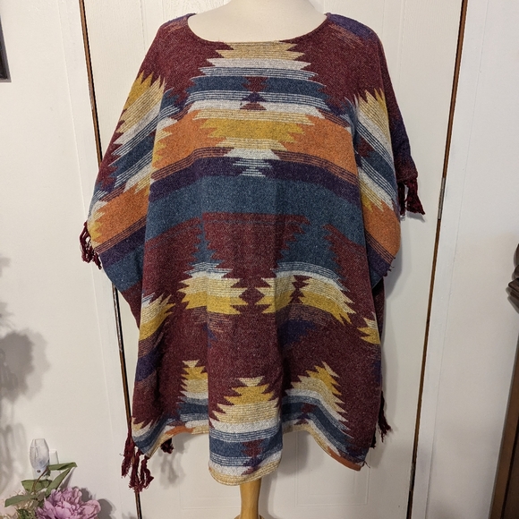 NWT Lucky & Blessed Poncho Sweater 199 - Picture 2 of 3